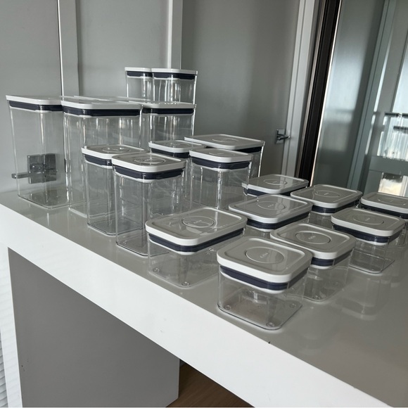 OXO 40-piece food storage set. Excellent condition. - Picture 3 of 10